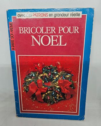 "Bricoler pour Noël".
32 pages.
ISBN : 2.8034.1805.3