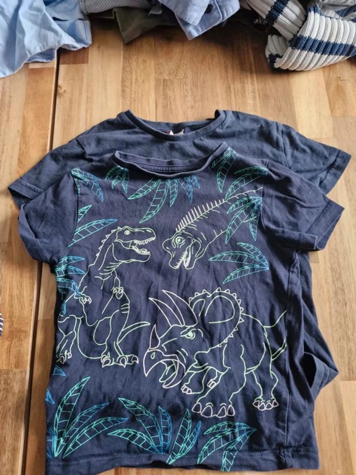 Lot de 2 tee-shirt 5ans.