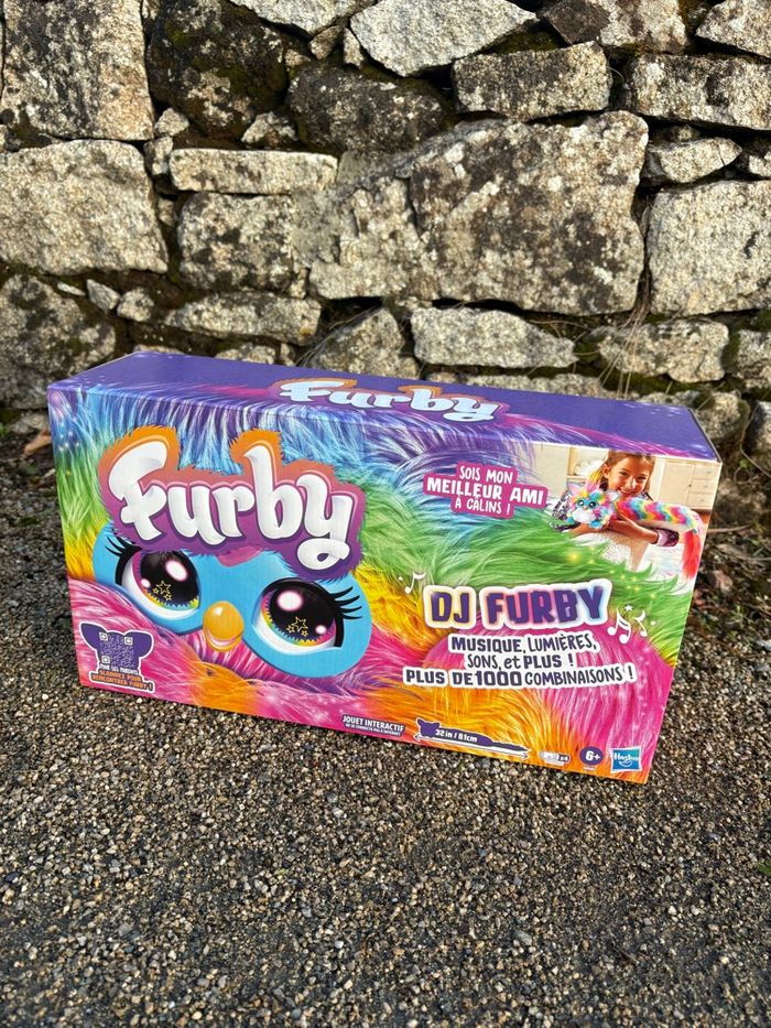 Dj Furby raimbow neuve