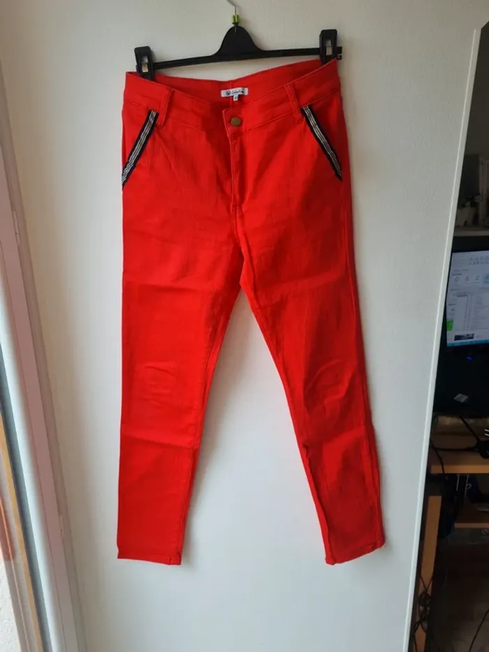 jean droit rouge boutique parisienne
