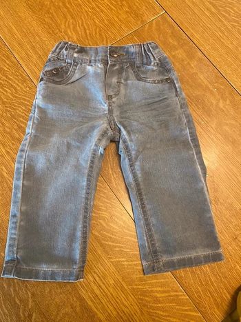 Jeans tape à l’œil 12 mois