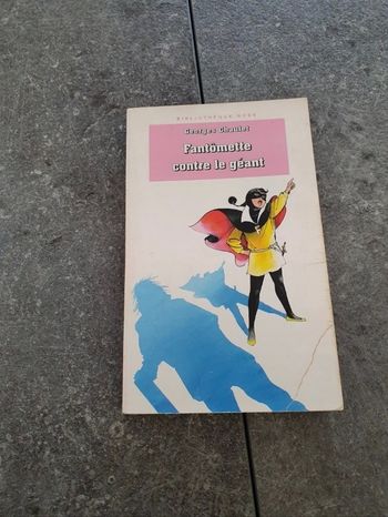 Fantômette contre le géant
