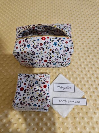 16 lingettes lavables neuf et sa trousse de toilette molletonné 