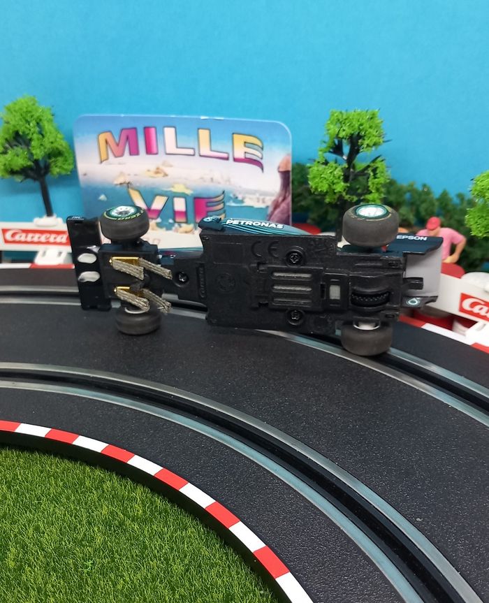 Voiture pour circuit Carrera GO Mercedes - AMG F1 W09 - photo numéro 3