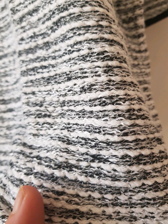 Top court gris chiné avec filaments argentés - photo numéro 4