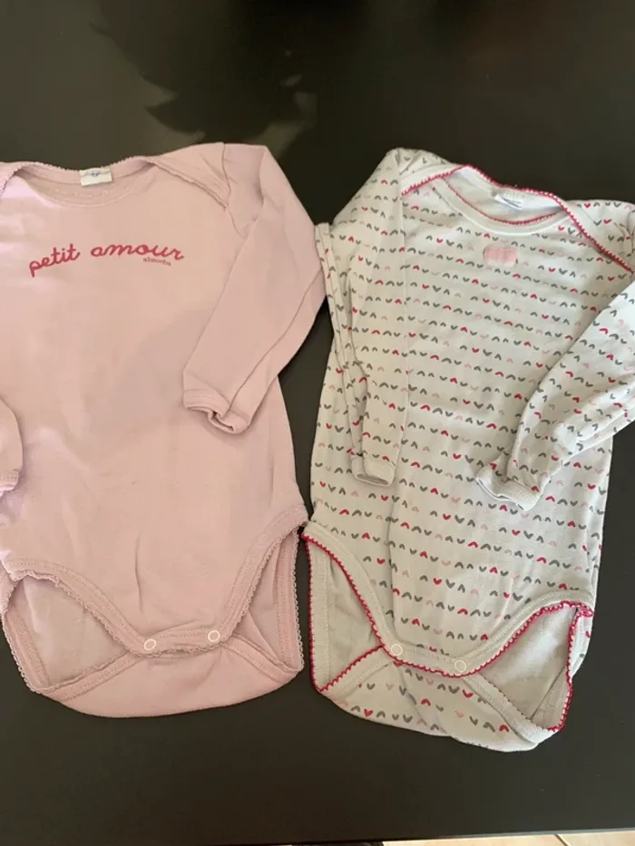 2 bodys manches longues taille 3 ans