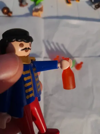 Bouteille playmobil rouge et vert