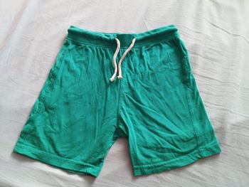 Short Zara taille 5/ 6 ans
