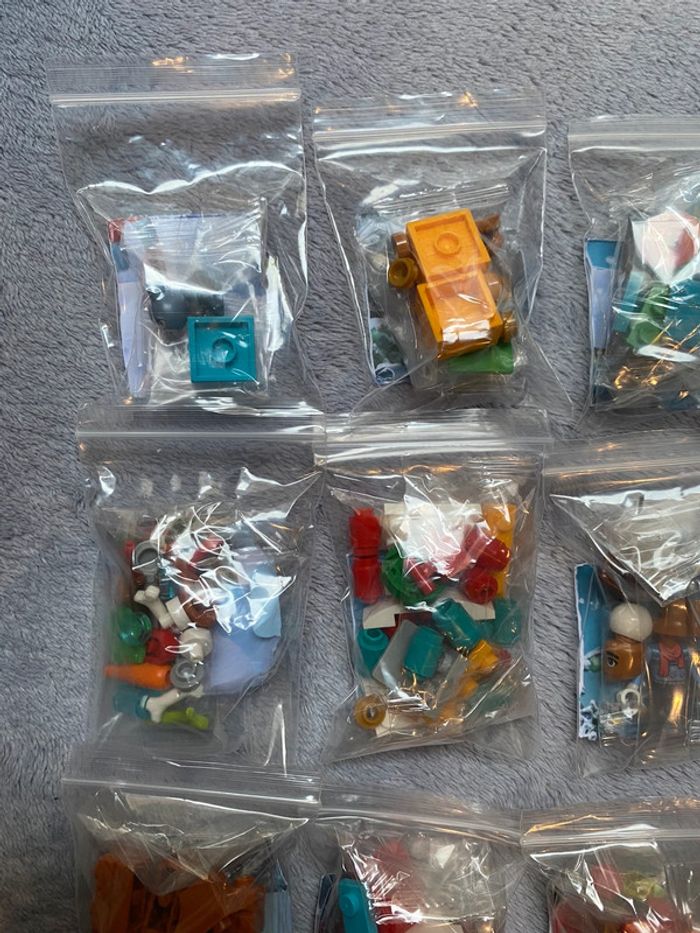 Lot de 15 surprises lego friends thème noël encore en sachet - photo numéro 7