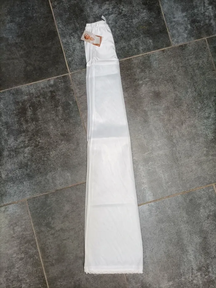 Jupon neuf de mariée - photo numéro 4