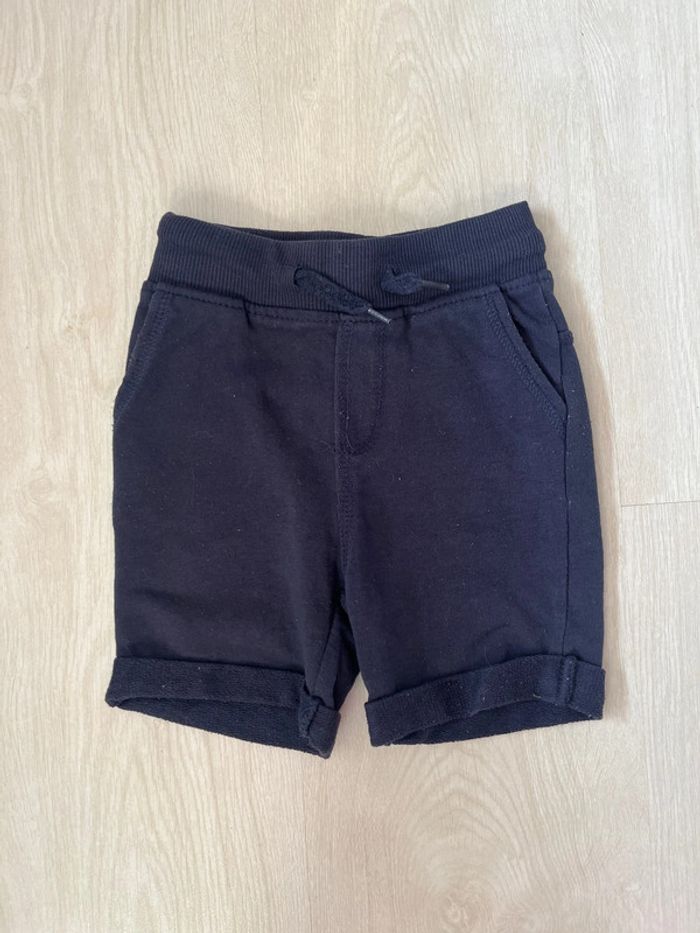 Short 3 ans
