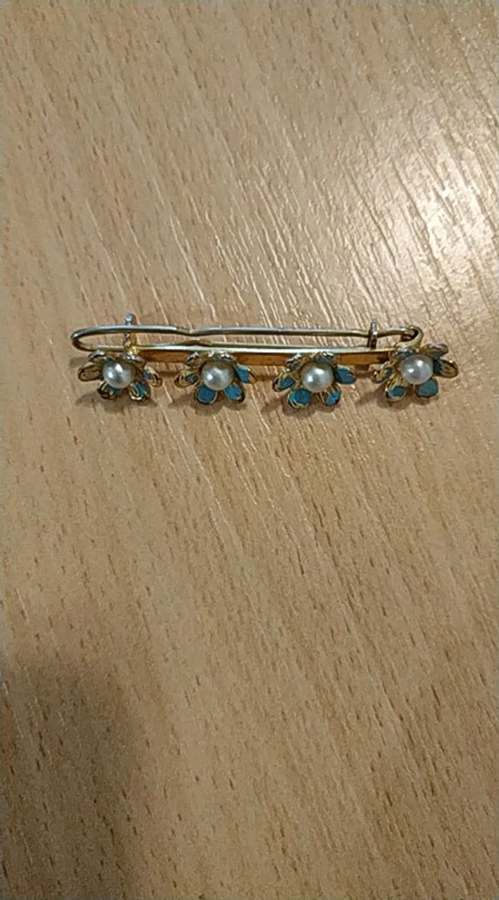 Broche Epingle 4 fleurs et perles Vintage - photo numéro 2