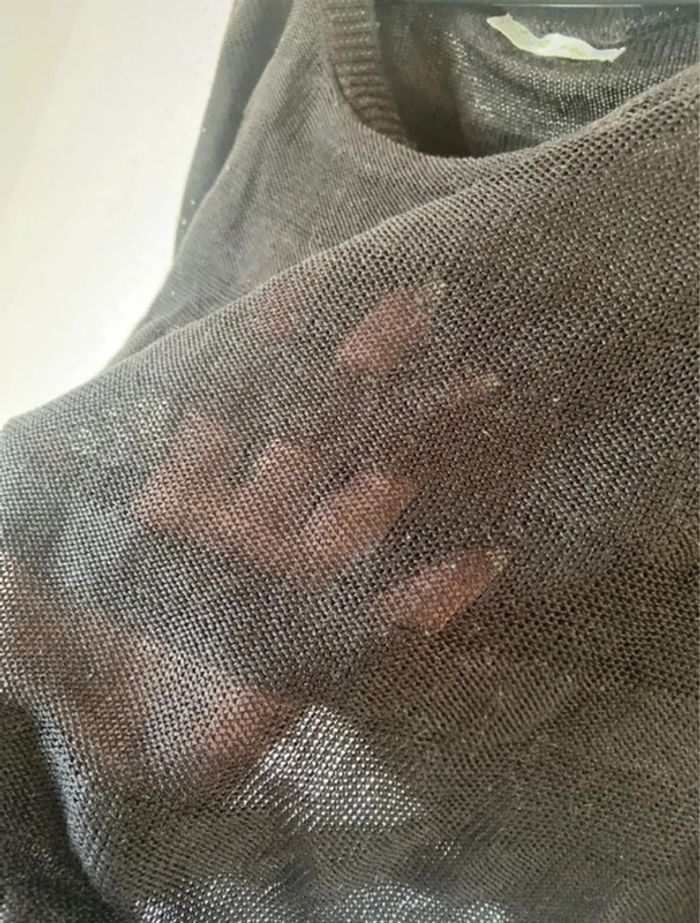 Pull noir ajouré  (taille L) - photo numéro 3