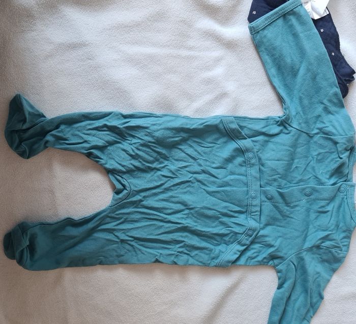 Body 3 mois avec bavoir - photo numéro 3