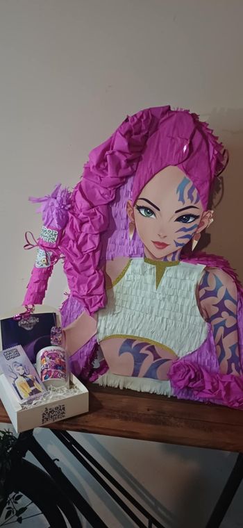 Coffret anniversaire k-pop pinata 