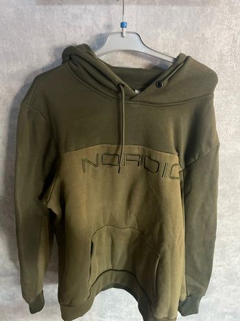 Pull à capuche