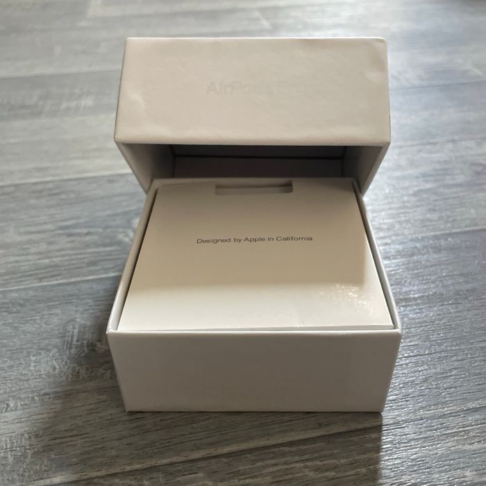 AirPods Pro 2 compatible MagSafe