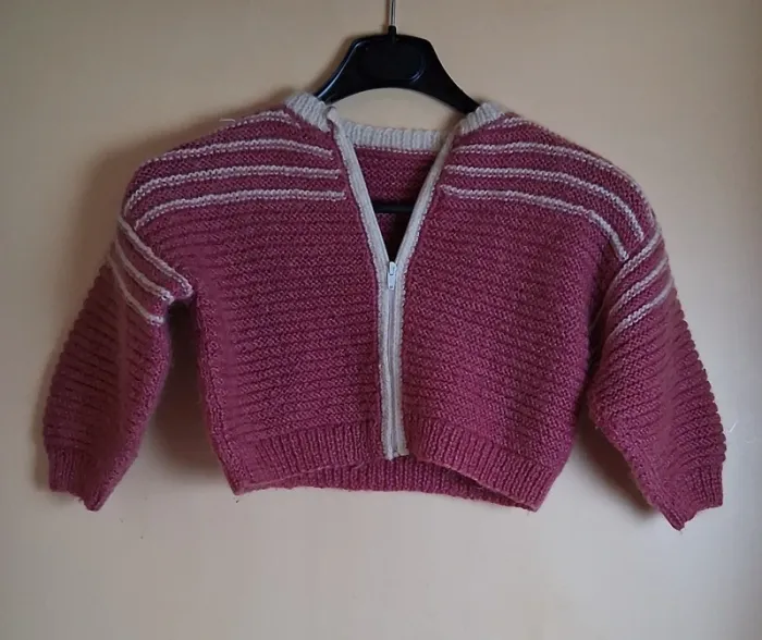 Joli gilet fait main taille 5 ans - photo numéro 2