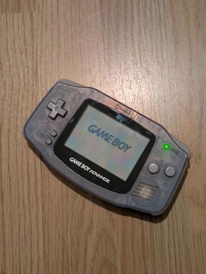 Console Game Boy advance - fonctionne très bien - sans cache pile