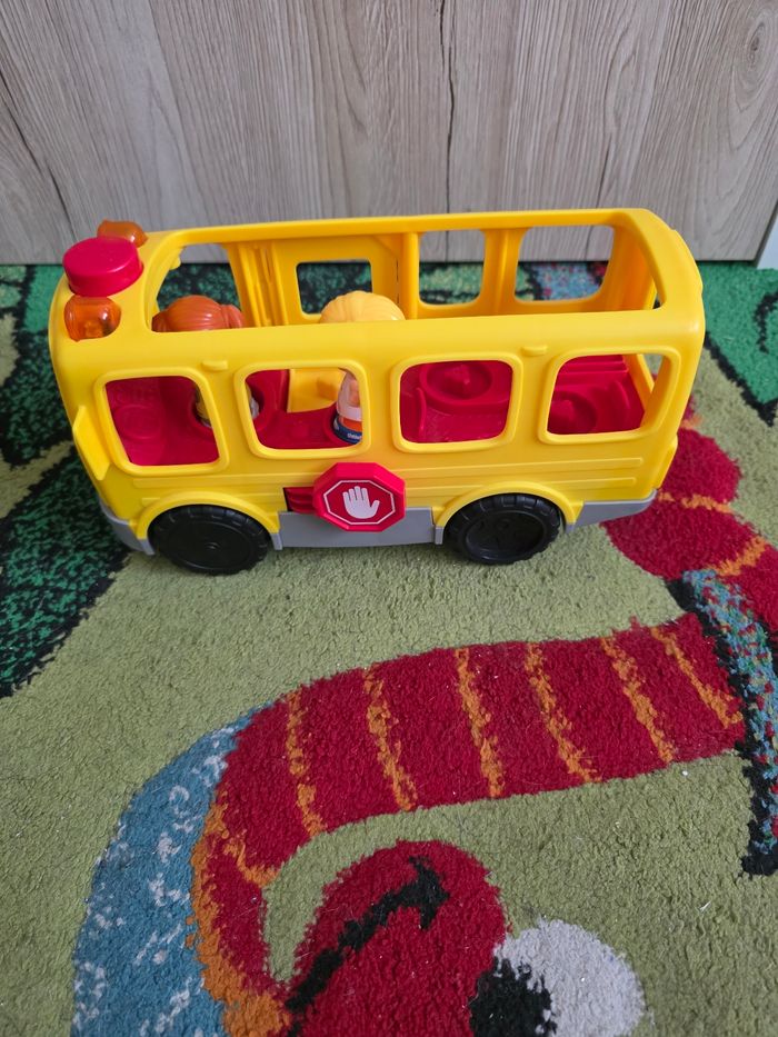 BUS SCOLAIRE FISHER PRICE LITTLE PEOPLE AVEC 2 FIGURINES - photo numéro 2