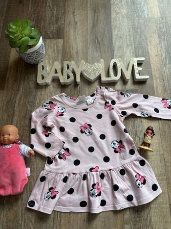 - Robe Disney      - 9 mois - Très bon état   