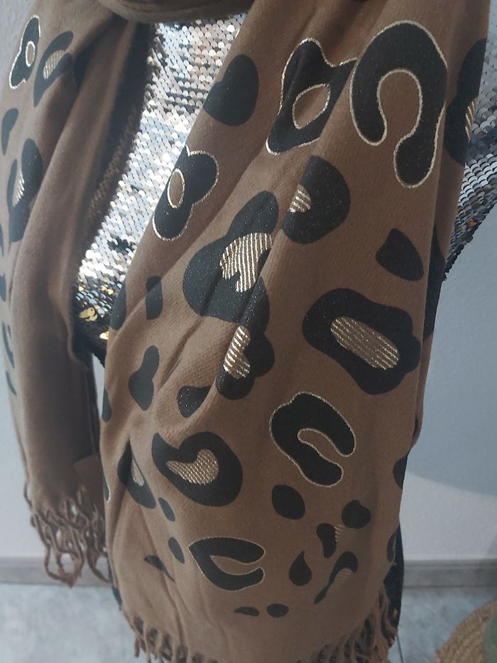 Echarpe léopard - photo numéro 4