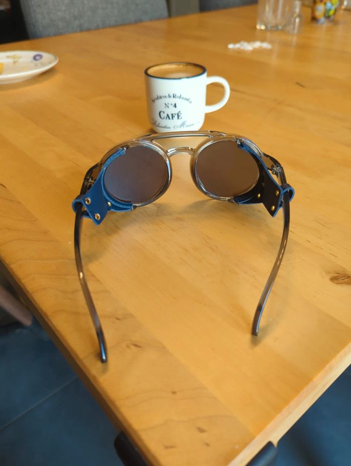 Lunettes solaires aviateur verres bleus monture gris fumé - photo numéro 3