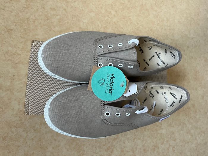 Basket Victoria toutes neuves 39 grises