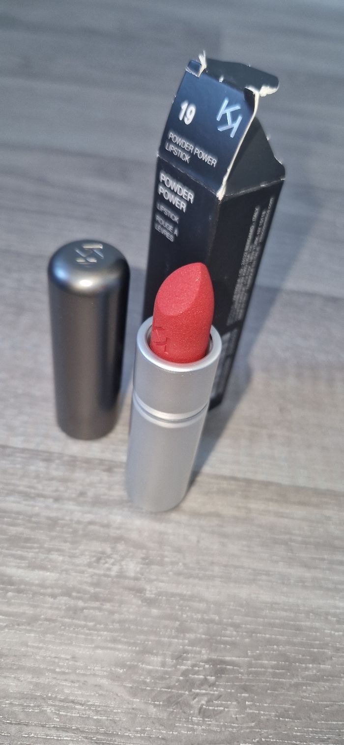 Rouge a levres mat kiko Teinte 19 - photo numéro 6