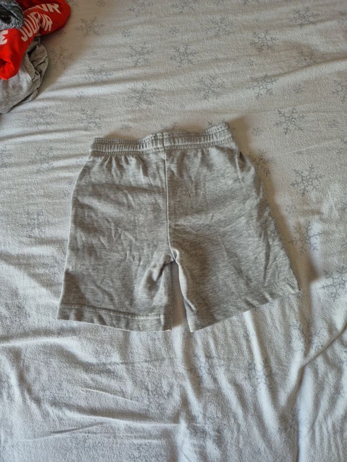 Short gris 5 ans kiabi - photo numéro 3