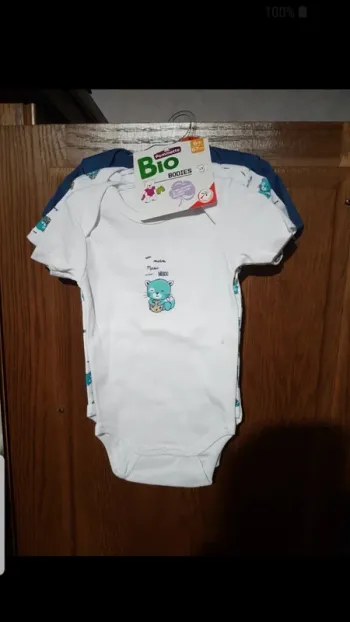 Bodies garçons pommette  6mois