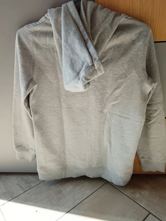Sweat a capuche - photo numéro 3