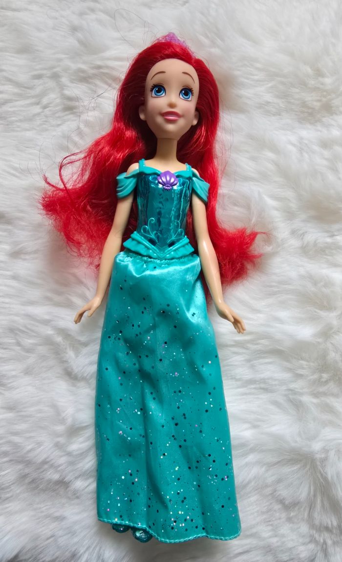 Poupée disney ariel la petite sirène neuve