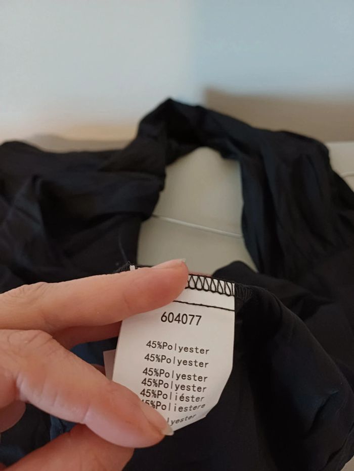 Petite robe noire boutonnée neuve Yehwang taille S/M 36/38 - photo numéro 14