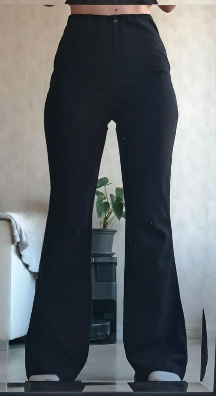 Pantalon tailleur noir évasé - photo numéro 2