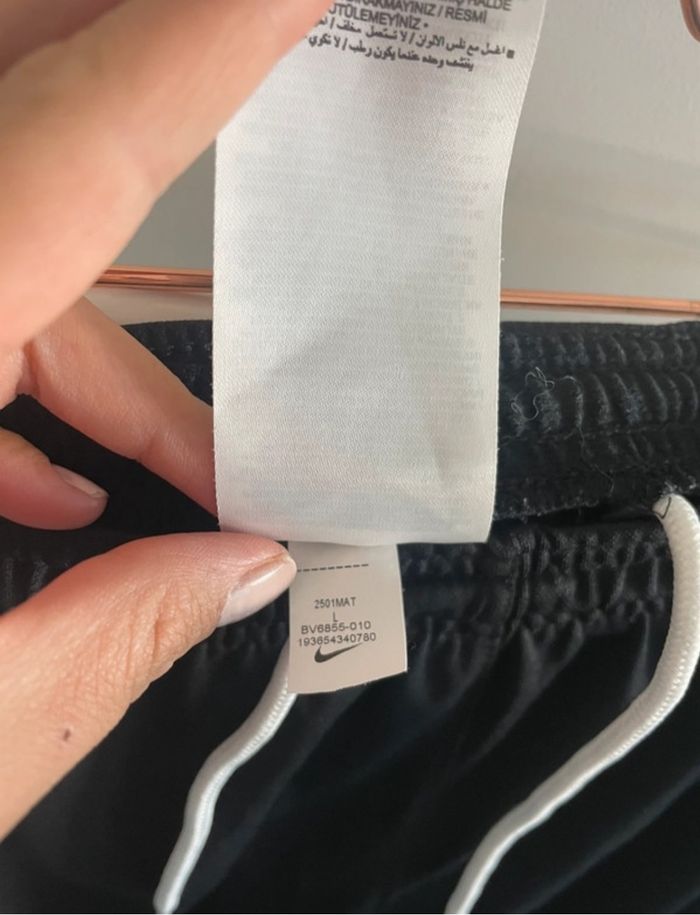 Short sport - Nike homme - taille L - photo numéro 4