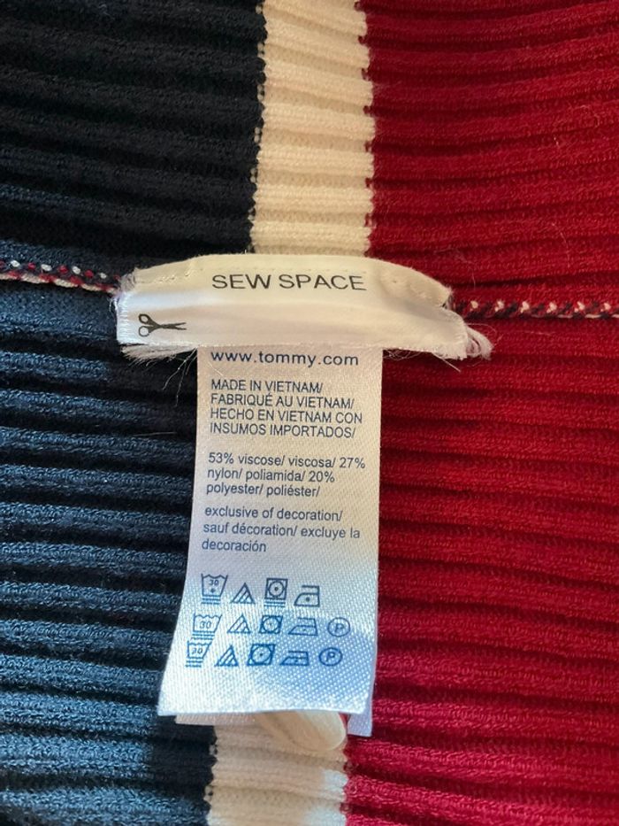 Robe côtelée manches courtes prêt du corps rayée marine et bordeaux Tommy Hilfiger taille L 028 - photo numéro 12