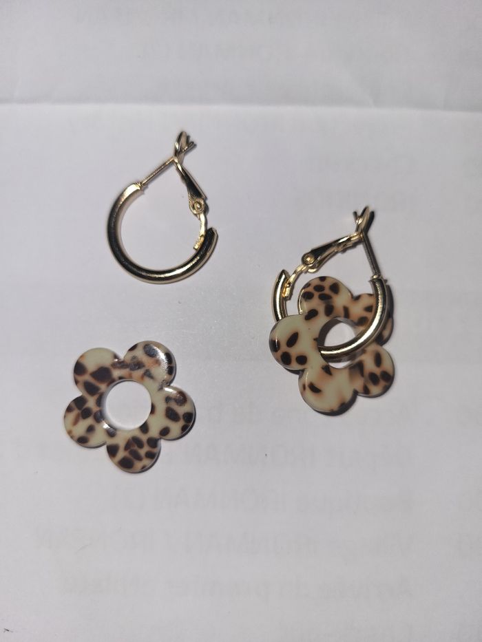 Boucles d'oreilles fleurs - photo numéro 3