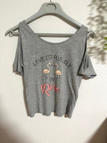 Très beau haut à courte manche épaule dénudé femme 