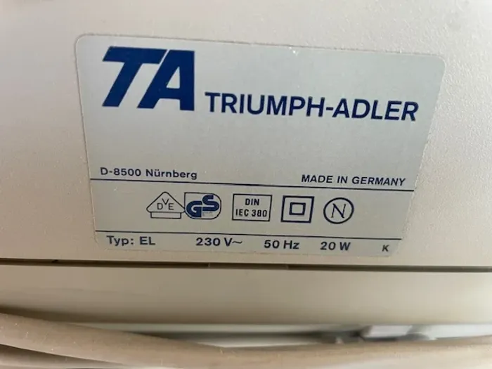 Machine à écrire électrique Triumph Adler Gabriele 100 Parfait état - photo numéro 3