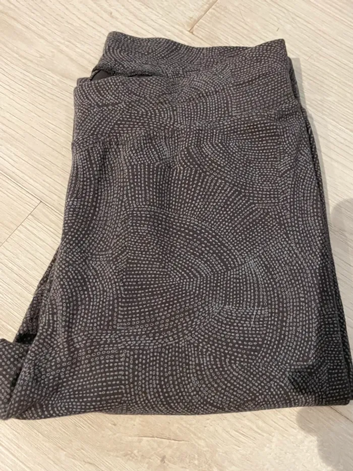 Jolie Leeging femme taille 34-XS en très bon état - photo numéro 3