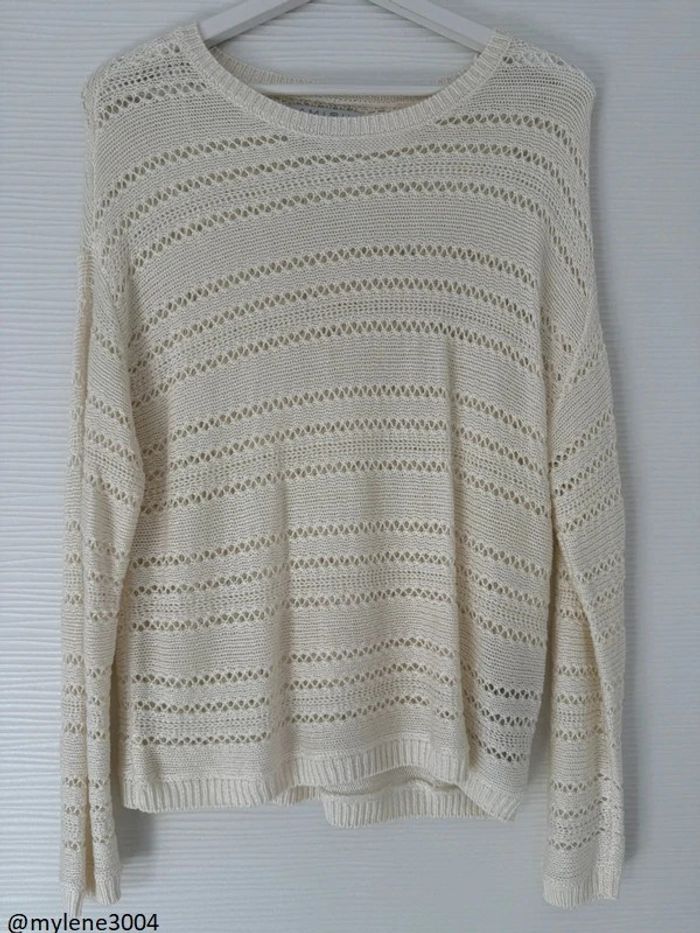 Pull d'hiver en maille et trous blanc crème uni basique simple col rond
