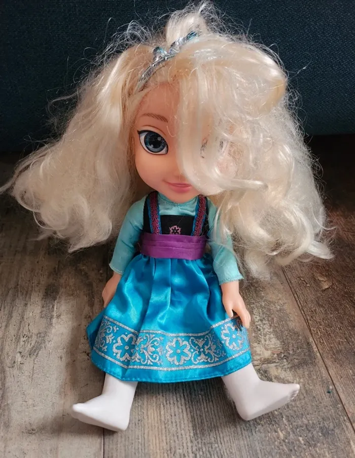 Poupée reine des neiges - photo numéro 3
