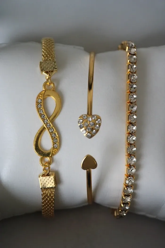 Montre élégante , dorée, marque Geneva + 3 bracelets offerts - photo numéro 11