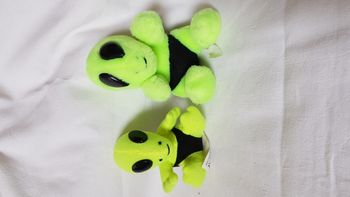 Lot de 2 Peluches extraterrestre alien fluo Eluz 13 cm 10 cm vintage