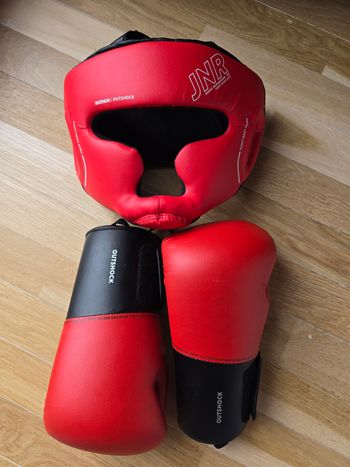 Ensemble casque et gants de boxe junior