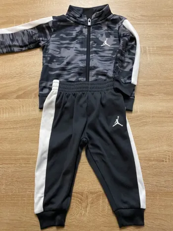 Ensemble jogging jordan