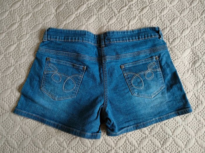 💮Short en jean T 42 - photo numéro 2