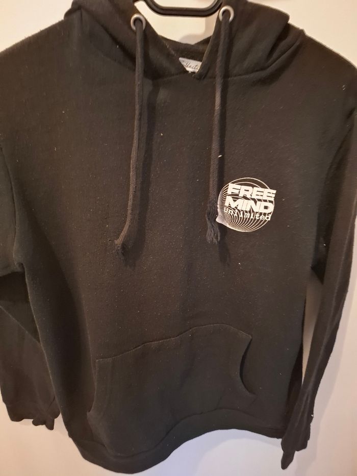 Sweat a capuche - photo numéro 2