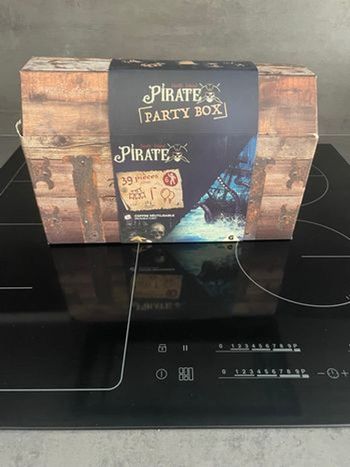 Pirate party box